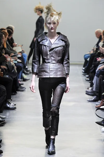 Look 11
